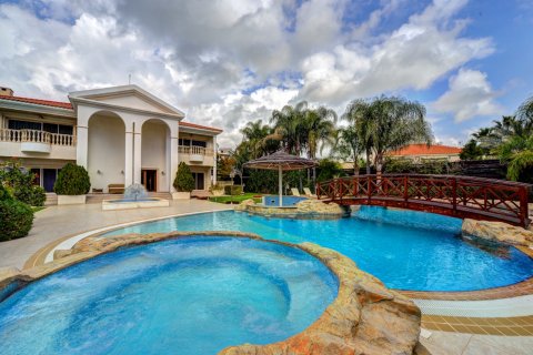 4 bedrooms Villa in Limassol, Cyprus No. 30841