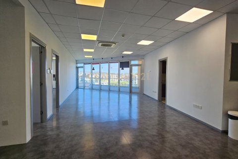 434m2 Oficina en Agios Athanasios, Limassol, No. 55556 2