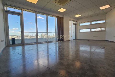 434m2 Oficina en Agios Athanasios, Limassol,  No. 55556