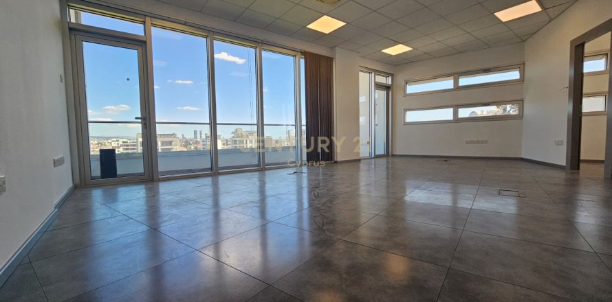 434m2 Oficina en Agios Athanasios, Limassol, No. 55556