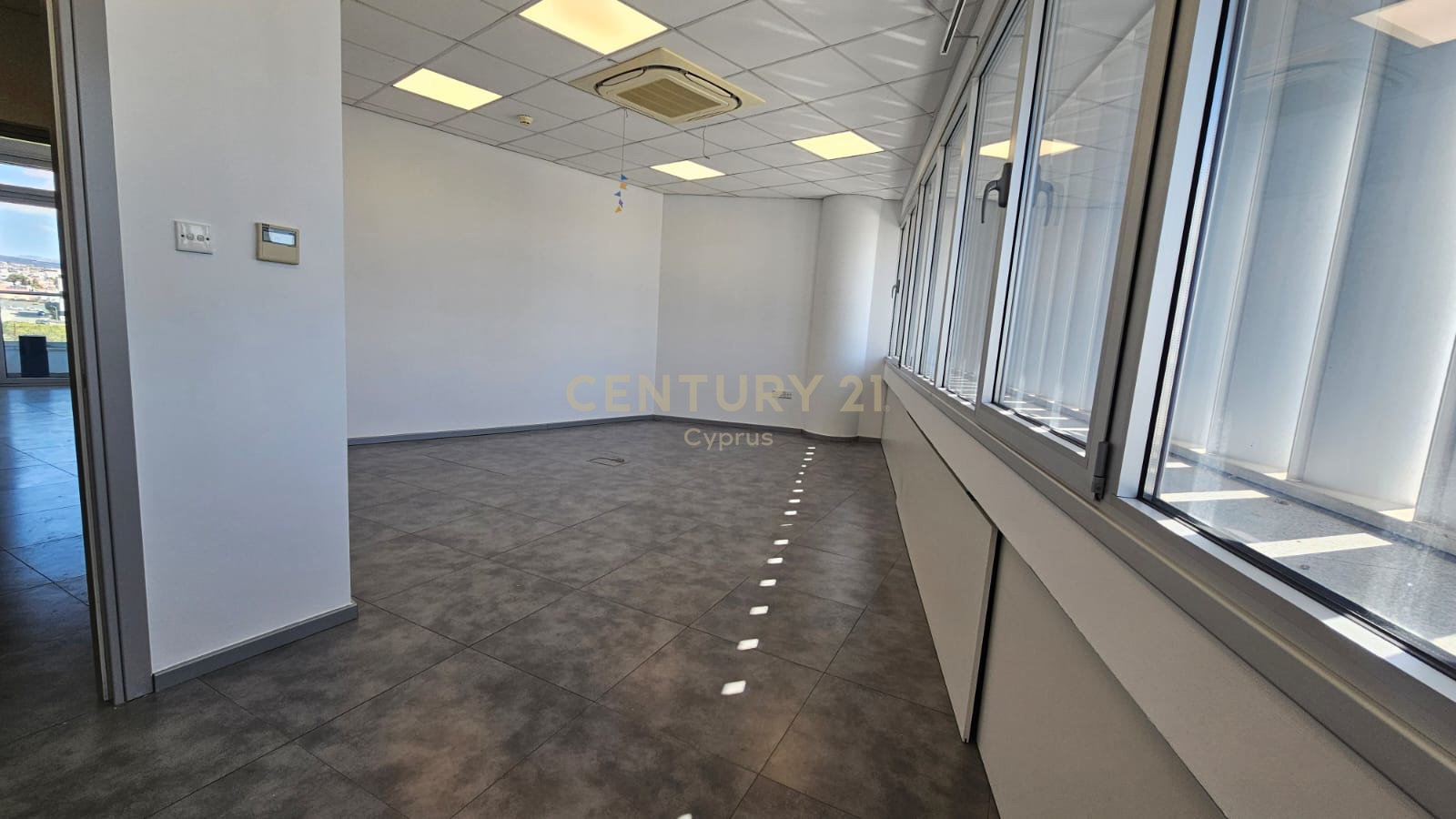 434m2 Office in Agios Athanasios, Limassol, Cyprus No. 55556