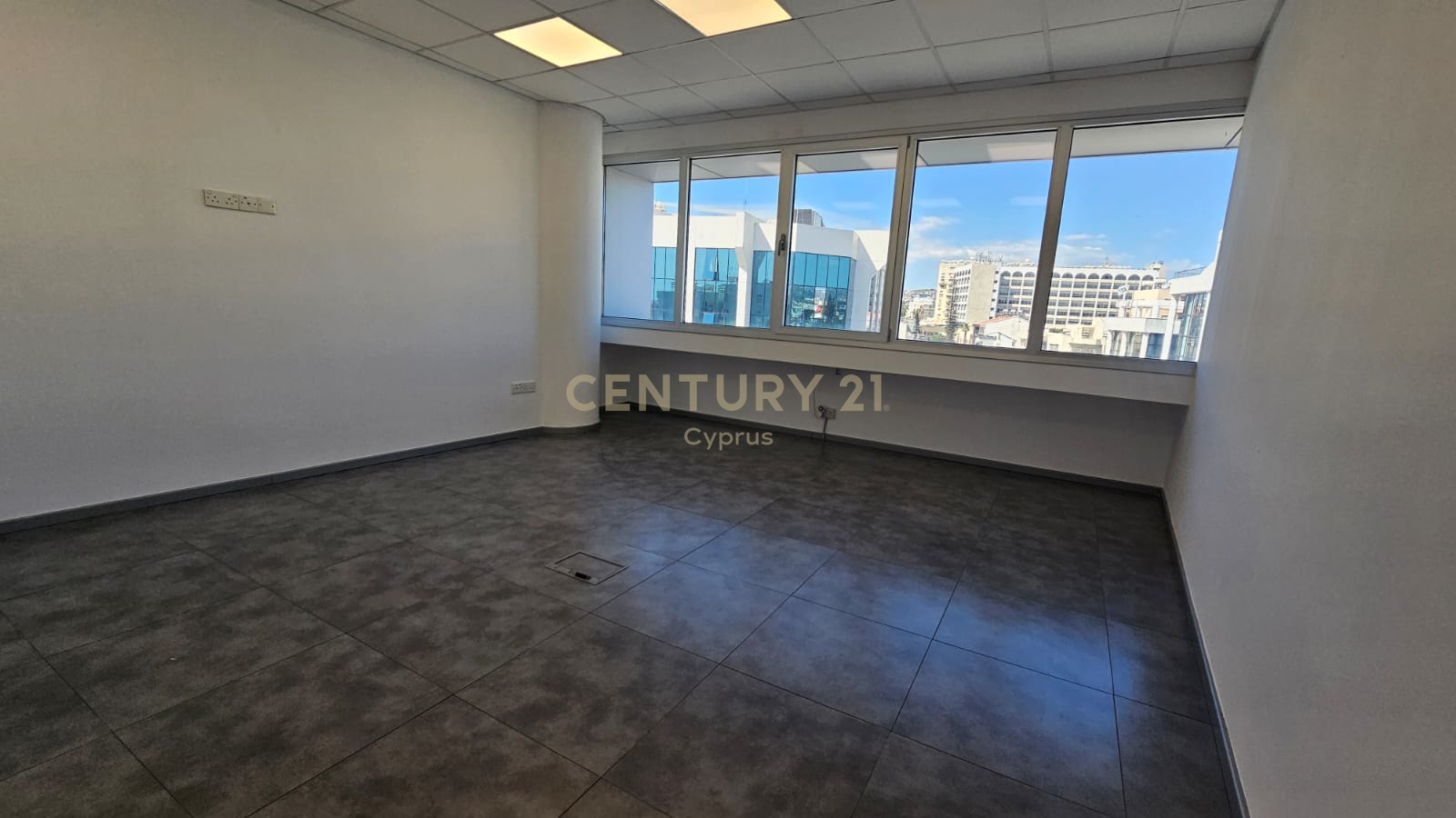 434m2 Office in Agios Athanasios, Limassol, Cyprus No. 55556