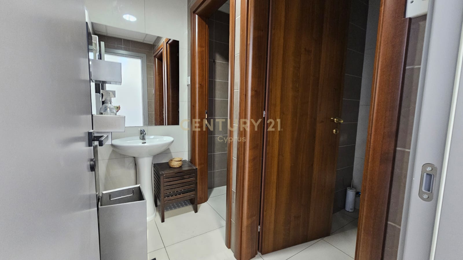434m2 Office in Agios Athanasios, Limassol, Cyprus No. 55556