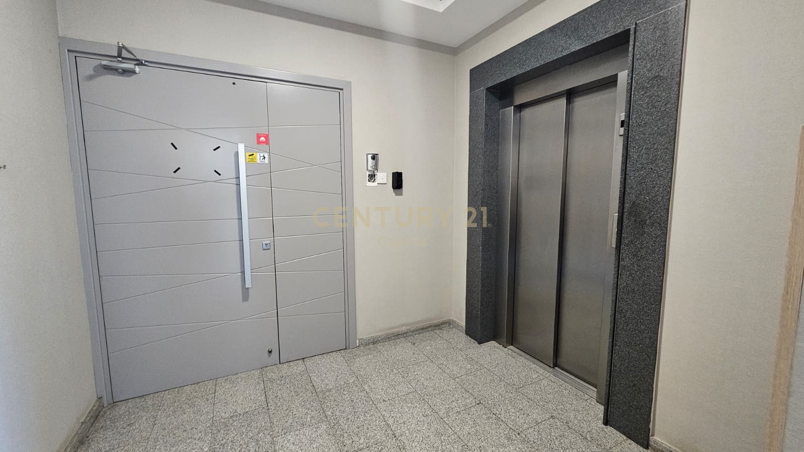 434m2 Office in Agios Athanasios, Limassol, Cyprus No. 55556