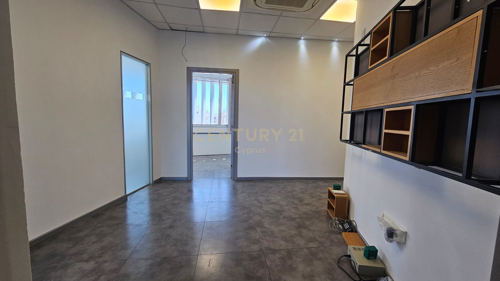 434m2 Office in Agios Athanasios, Limassol, Cyprus No. 55556