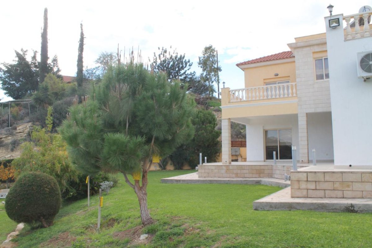 4 bedrooms Villa in Limassol, Cyprus No. 38372