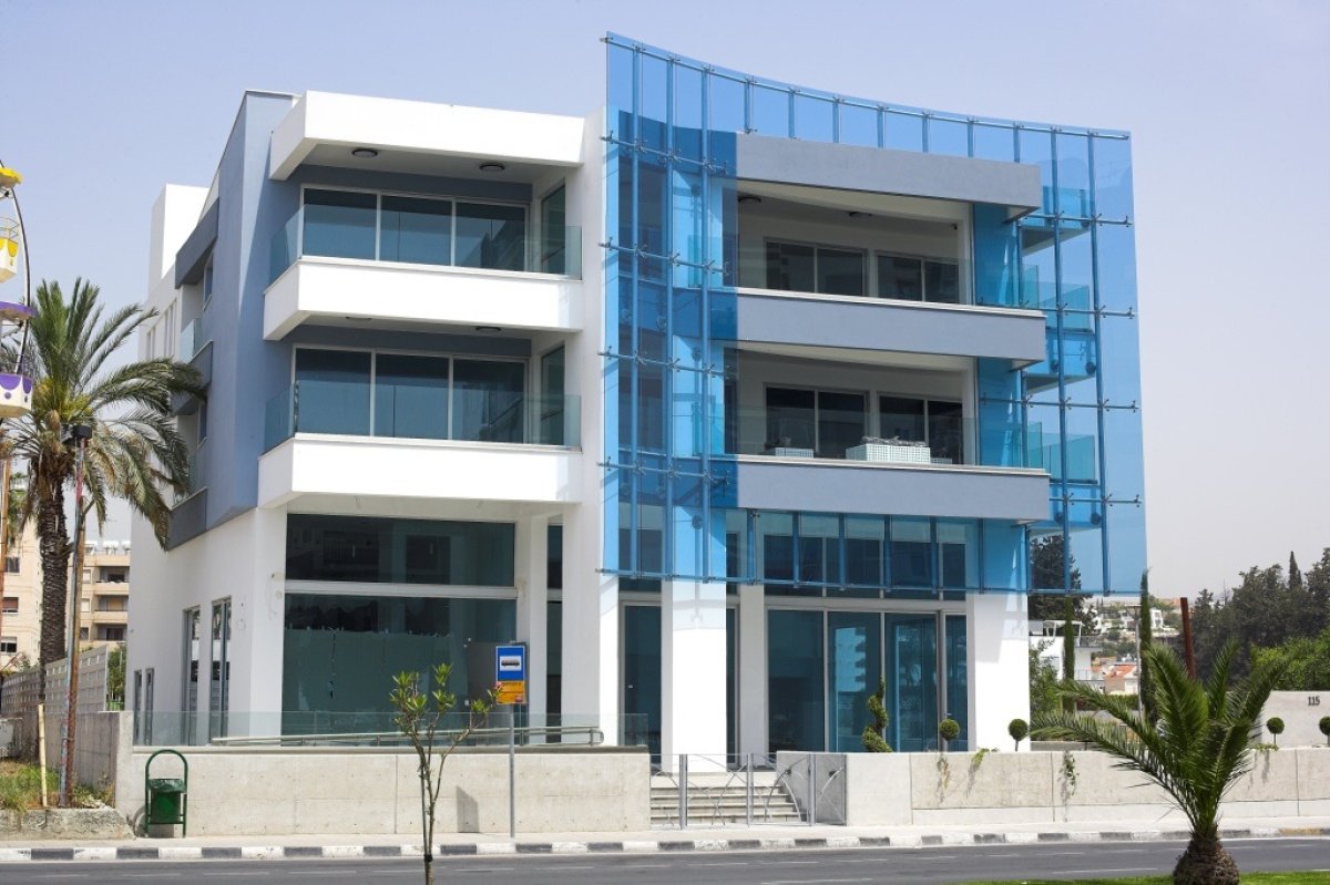 183m2 Commercial property in Limassol, Cyprus No. 38369