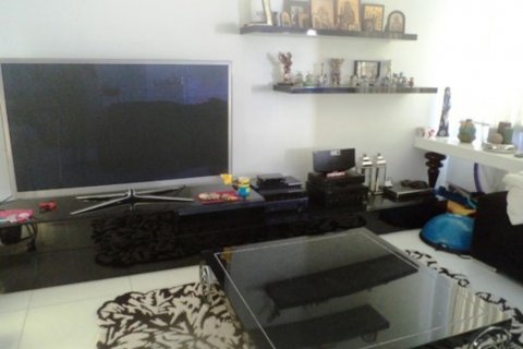 5 bedrooms Villa in Limassol, No. 38373