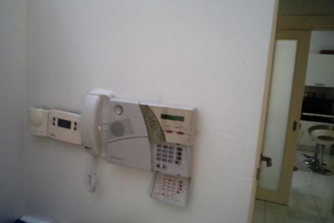 5 bedrooms Villa in Limassol,  No. 38373 6