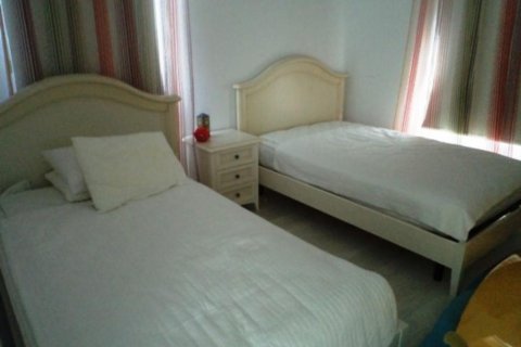 5 bedrooms Villa in Limassol,  No. 38373 13