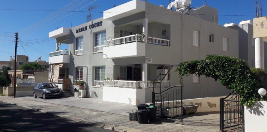 500m2 Commercial property in Paphos, No. 38374