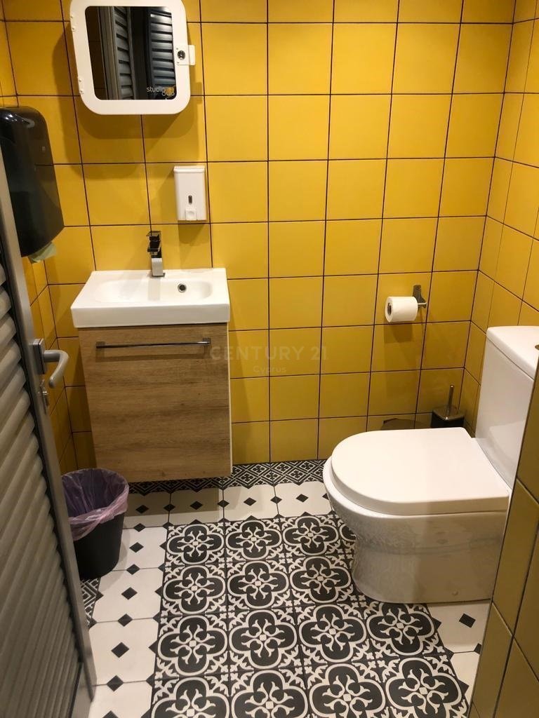 Коммерческая недвижимость 180м2 в Лимассол, Лимасол, Кипр № 53890