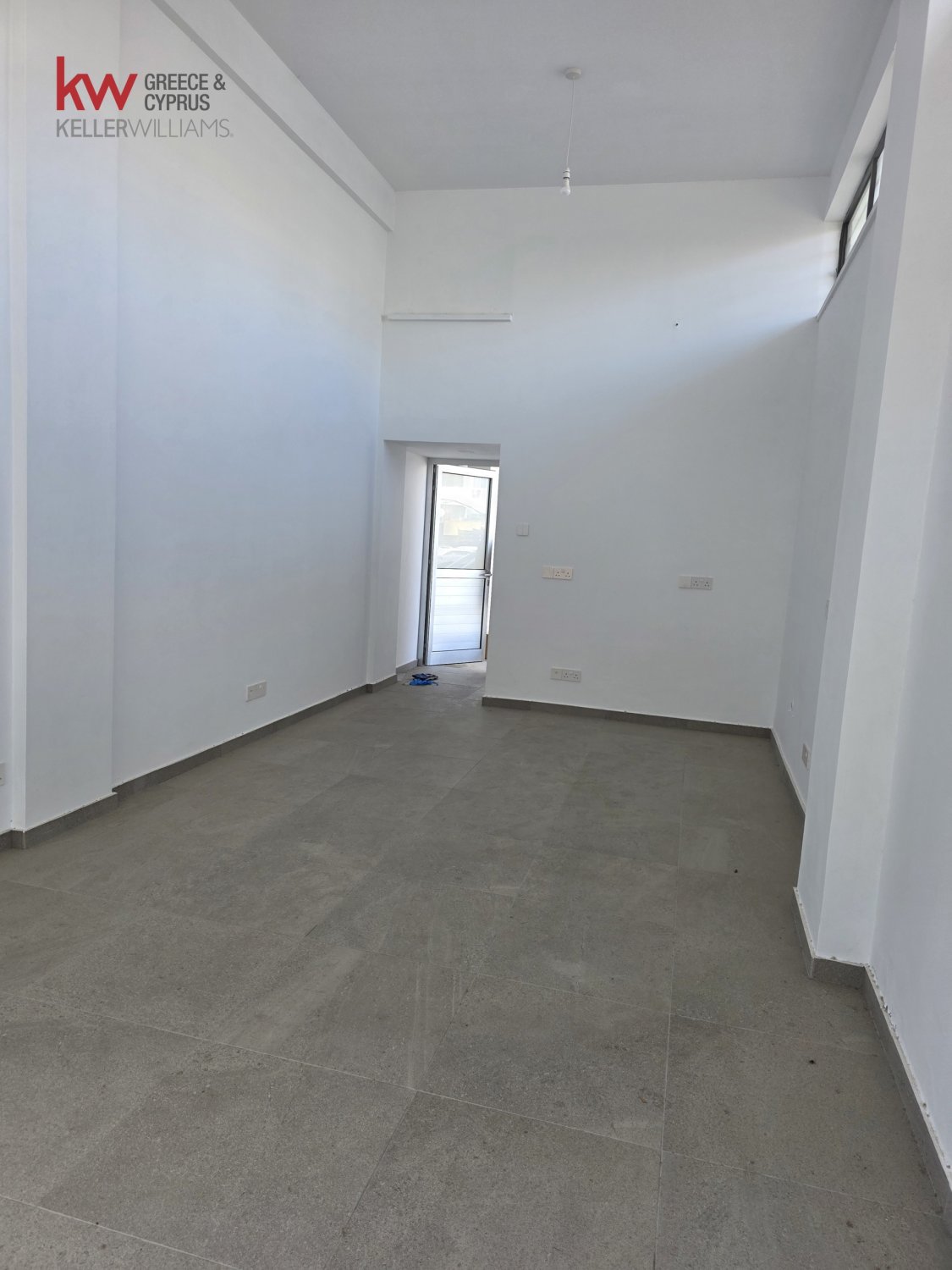 1 pièce Boutique à Nicosia, Chypre No. 39618