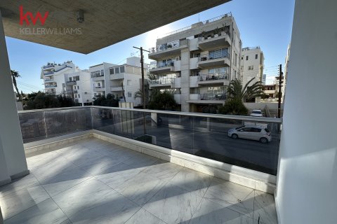 2 bedrooms Apartment in Larnaca, Larnaka,  No. 39621 4