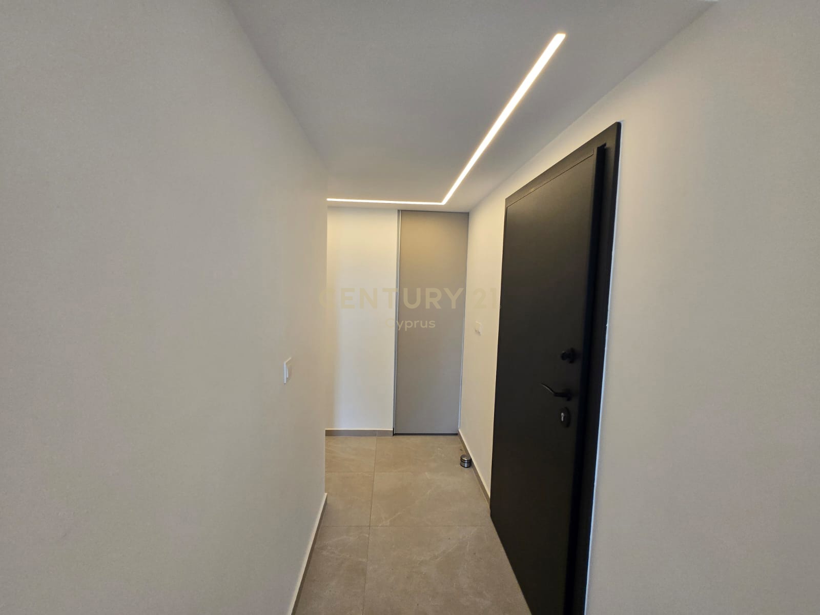 2 bedrooms Penthouse in Zakaki, Limassol, Cyprus No. 55990