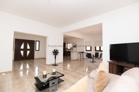 Вилла с 4 спальнями в Френарос, Аммохостос, № 51148 3