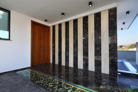 Вилла с 4 спальнями в Лимассол, Лимасол, № 38518 2