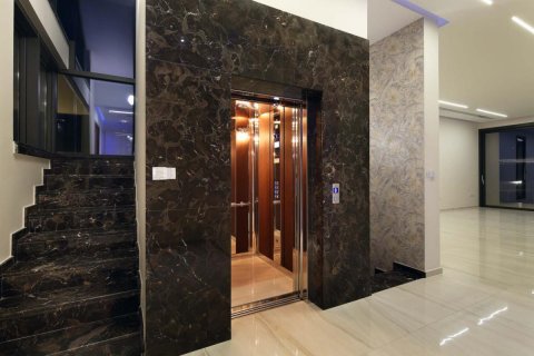 Вилла с 4 спальнями в Лимассол, Лимасол, № 38518 8