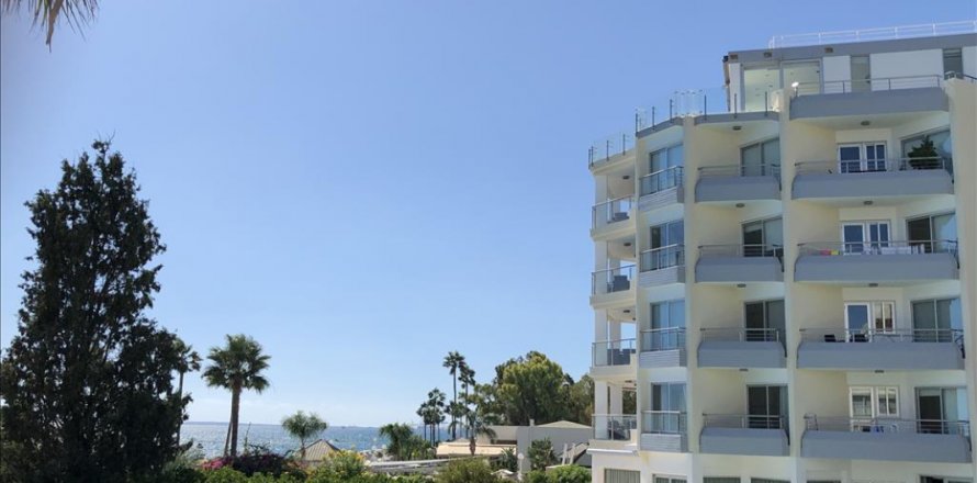 2 bedrooms Apartment in Limassol, No. 38516