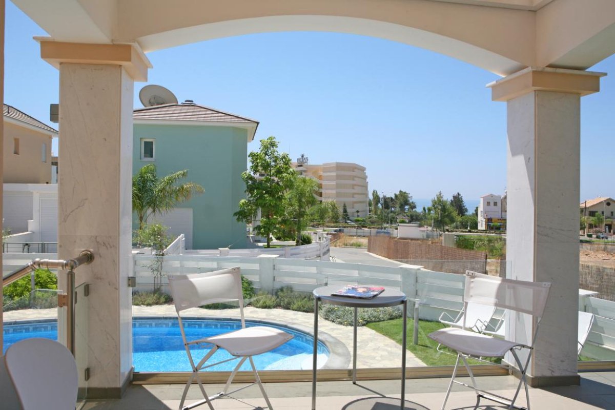 3 bedrooms Villa in Limassol, Cyprus No. 38521