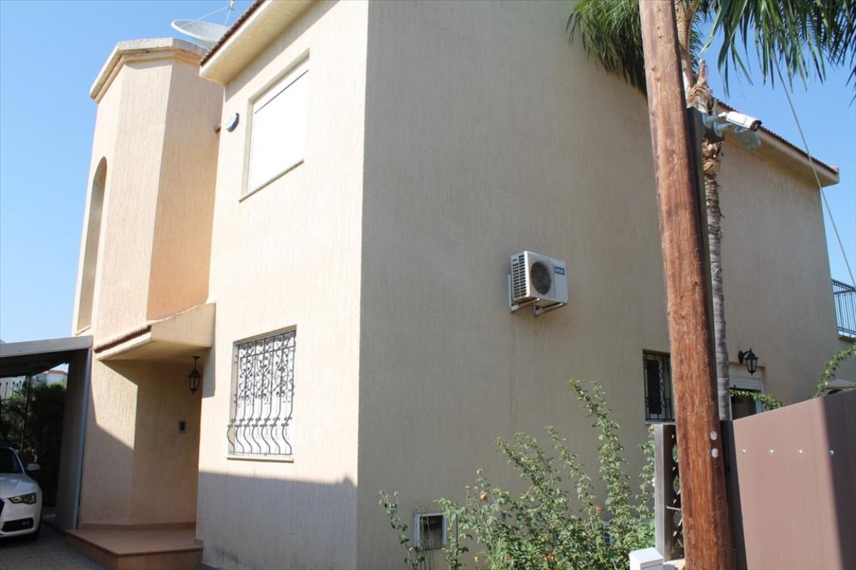 4 bedrooms Villa in Limassol, Cyprus No. 38335