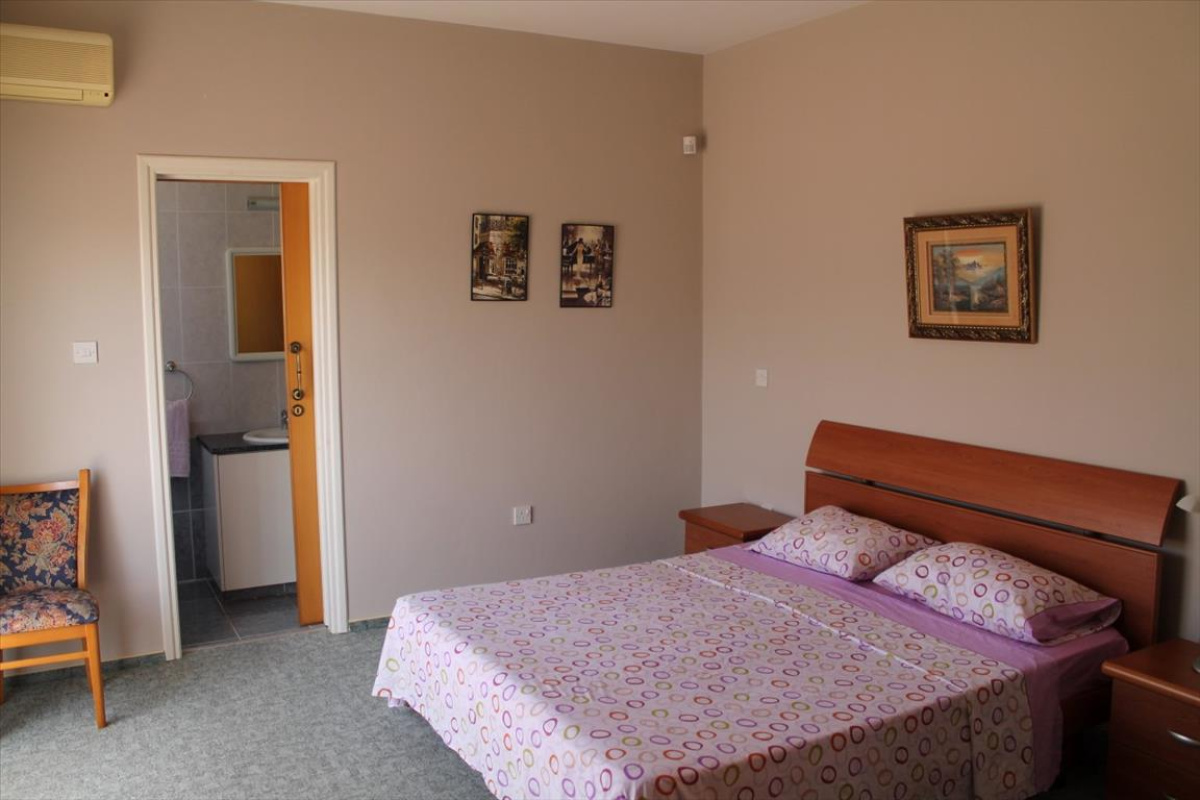 4 bedrooms Villa in Limassol, Cyprus No. 38335