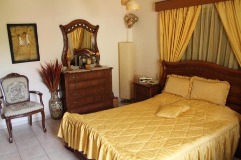 Вилла с 4 спальнями в Лимассол, Лимасол,  № 38336 13