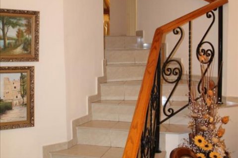 Вилла с 4 спальнями в Лимассол, Лимасол,  № 38336 10