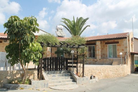 5 bedrooms Villa in Limassol,  No. 38345 11