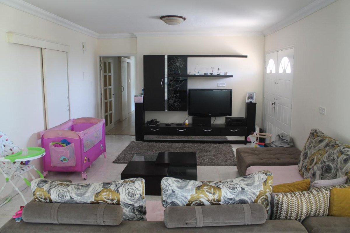 5 bedrooms Villa in Limassol, Cyprus No. 38345