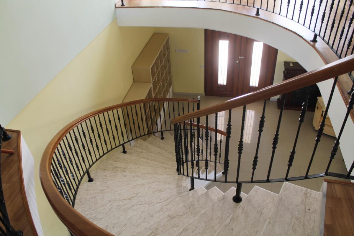5 bedrooms Villa in Limassol, Cyprus No. 38347