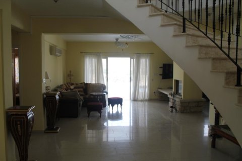5 bedrooms Villa in Limassol,  No. 38347 9