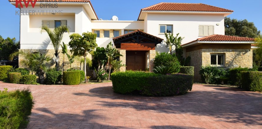 6 bedrooms Villa in Protaras, Ammochostos, No. 40557