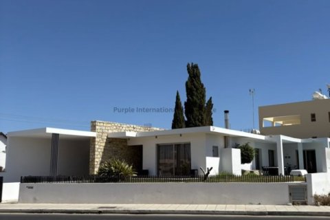 4 bedrooms Villa in Dromolaxia, Larnaka, Cyprus No. 58538