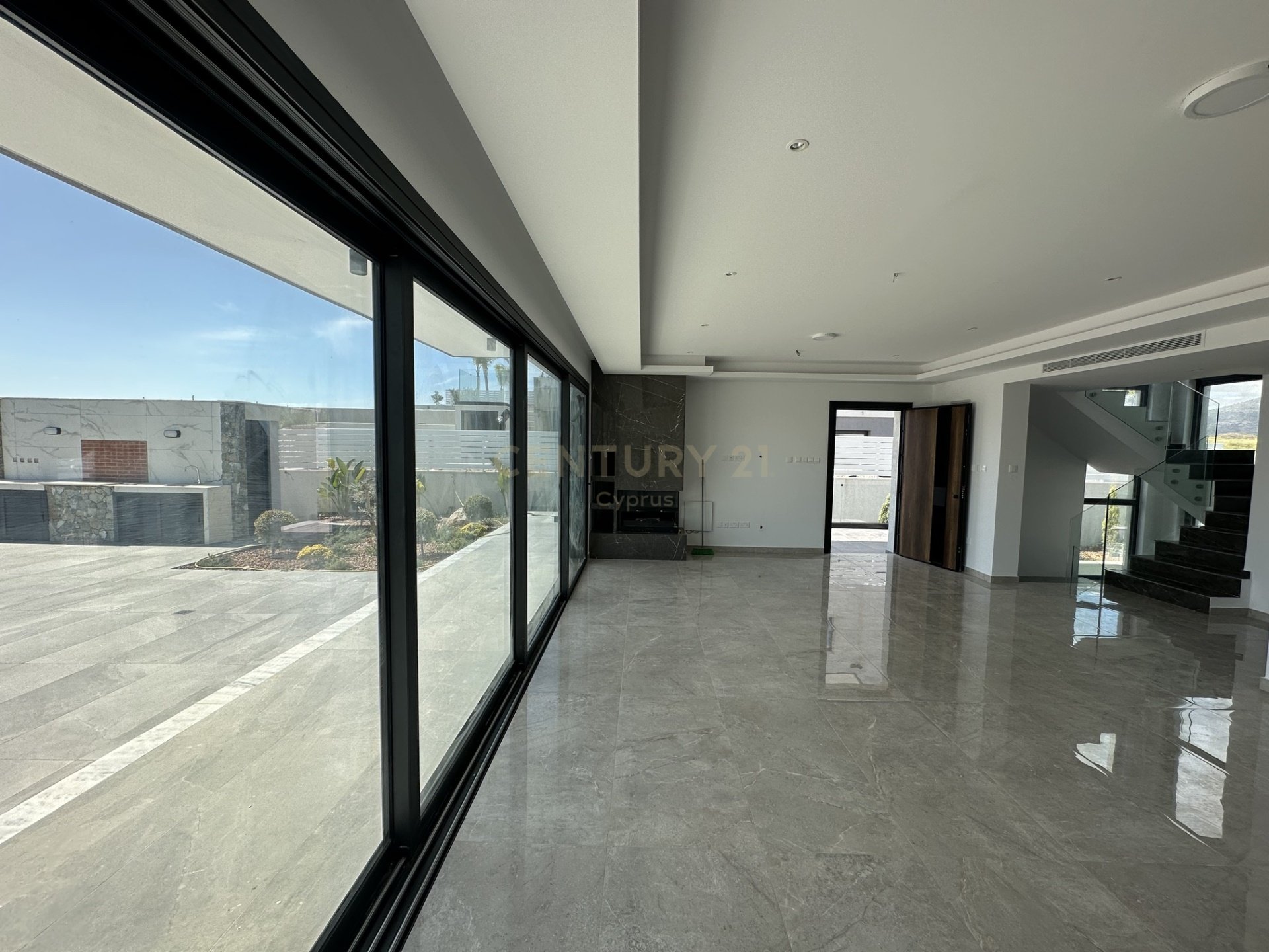 4 bedrooms Villa in Parekklisia, Limassol, Cyprus No. 30608