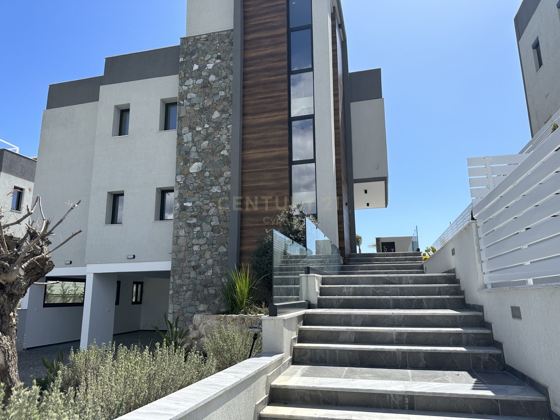 4 bedrooms Villa in Parekklisia, Limassol, Cyprus No. 30608