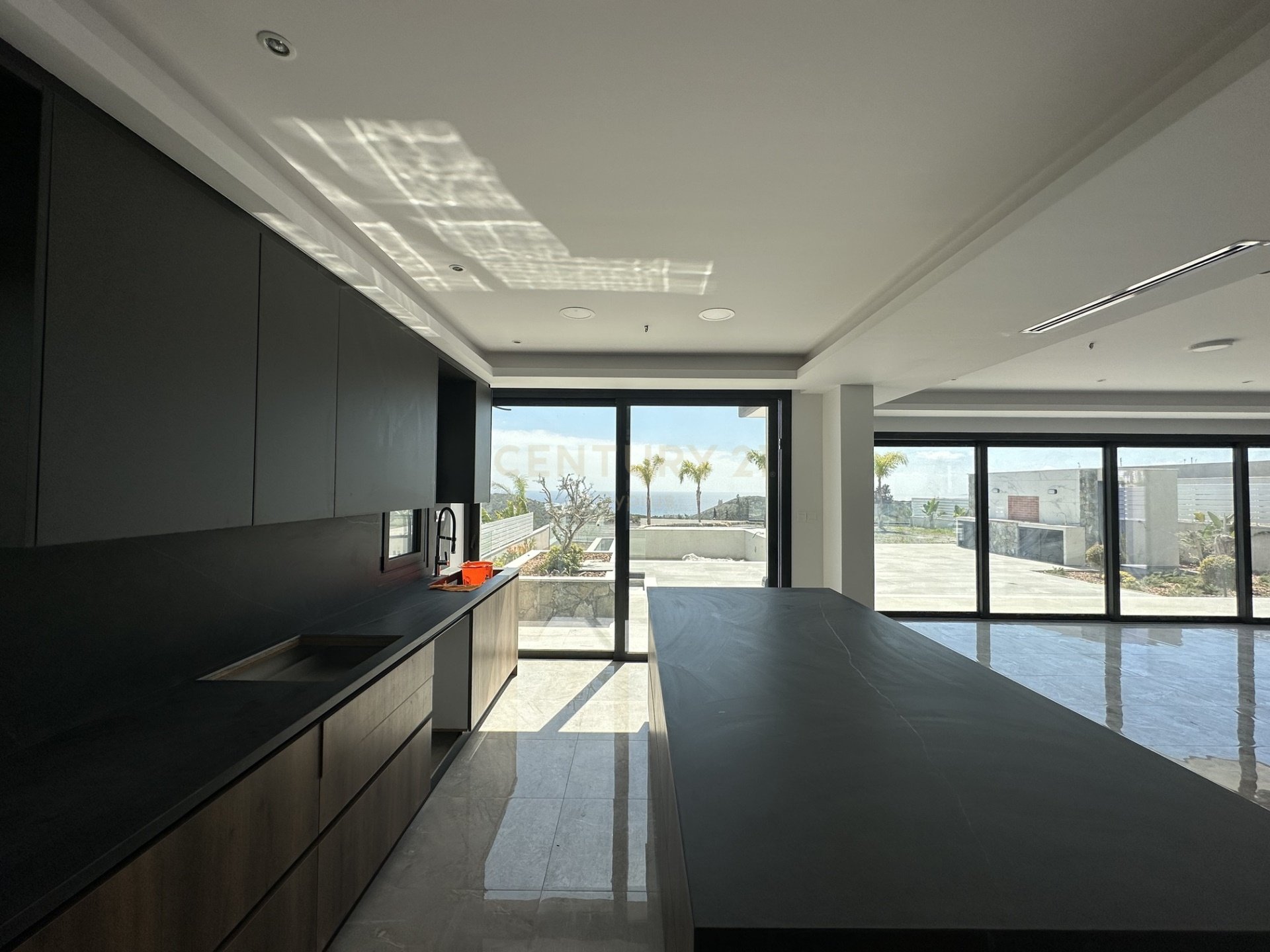 4 bedrooms Villa in Parekklisia, Limassol, Cyprus No. 30608