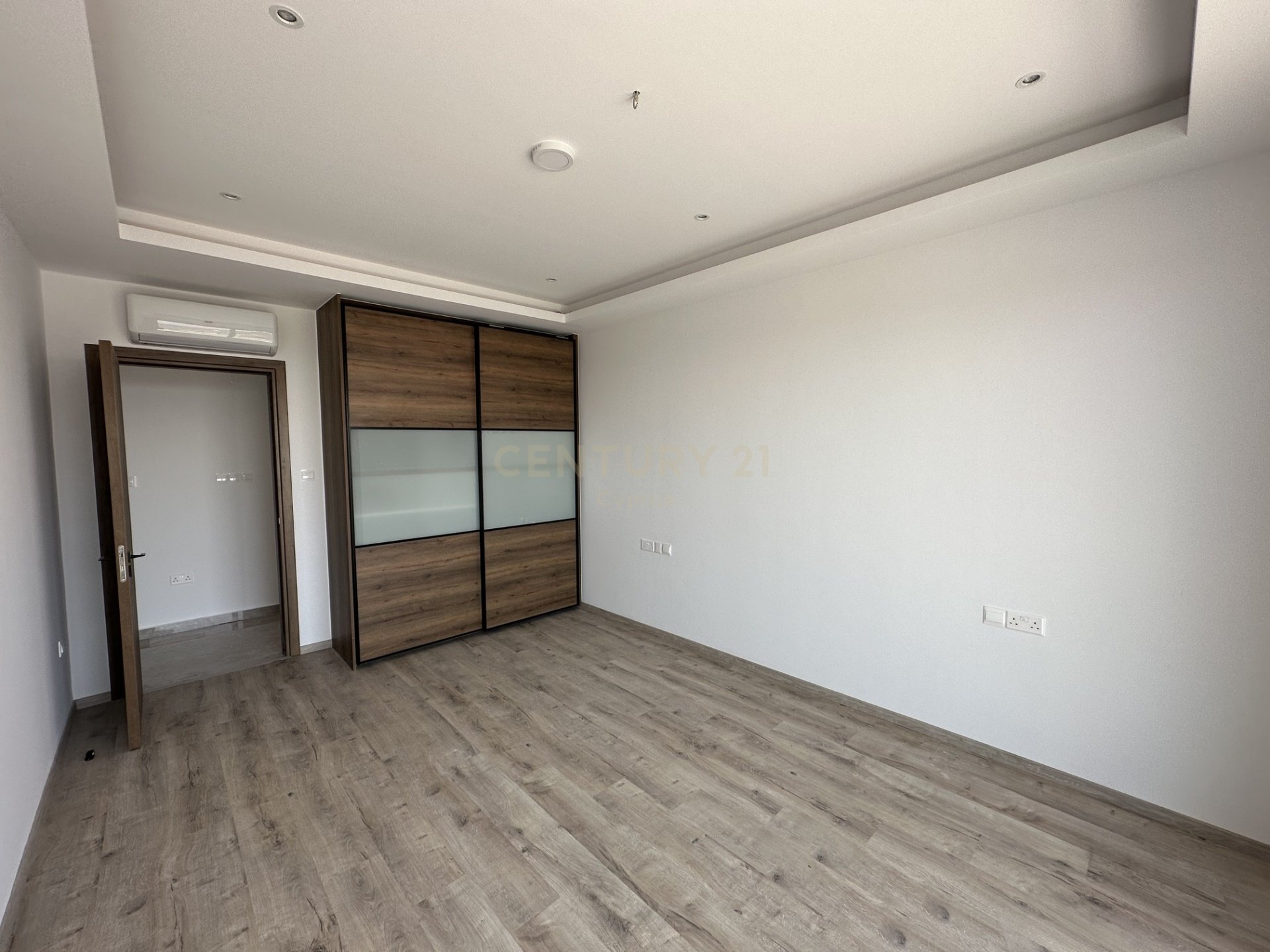 4 bedrooms Villa in Parekklisia, Limassol, Cyprus No. 30608