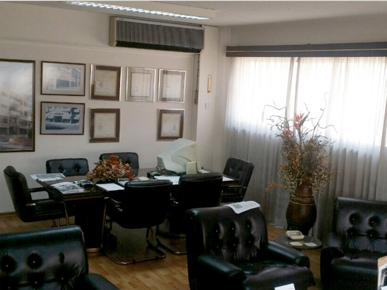 7 chambres Bâtiment à Limassol, Chypre No. 55320