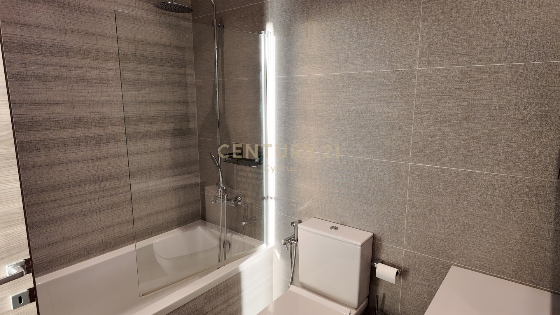 3 bedrooms Apartment in Agios Tychonas, Limassol, Cyprus No. 55316