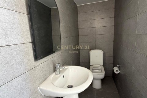 70m2 Tienda en Limassol, No. 55077 4