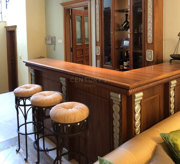 4 bedrooms Villa in Germasogeia, Limassol, Cyprus No. 35036