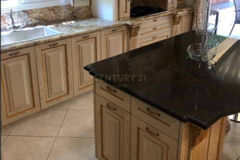 4 bedrooms Villa in Germasogeia, Limassol, No. 35036 8