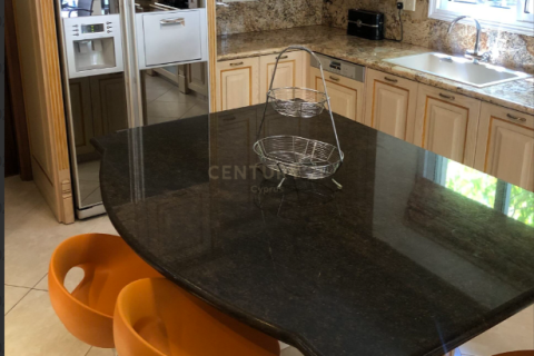 4 bedrooms Villa in Germasogeia, Limassol, No. 35036 5
