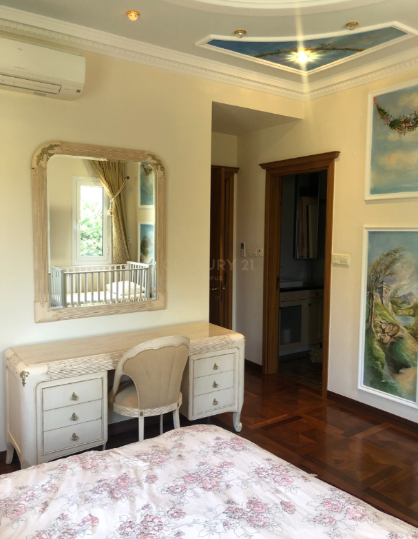 4 bedrooms Villa in Germasogeia, Limassol, Cyprus No. 35036