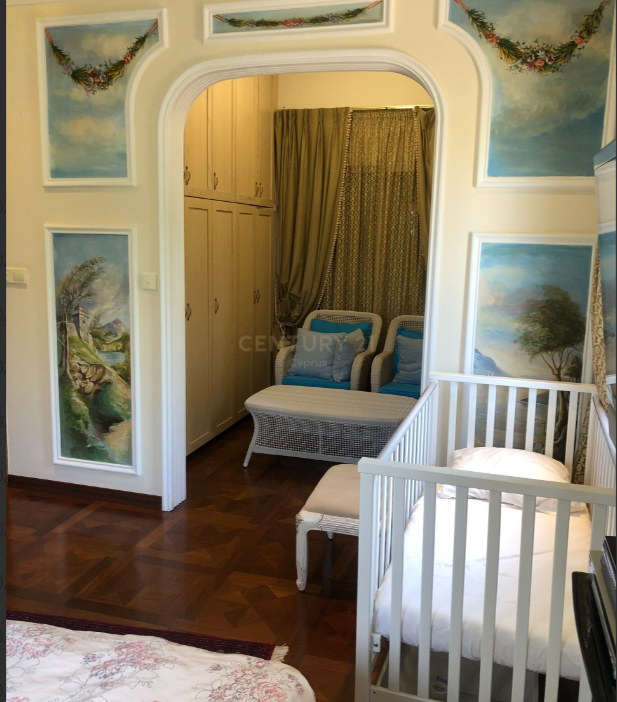 4 bedrooms Villa in Germasogeia, Limassol, Cyprus No. 35036