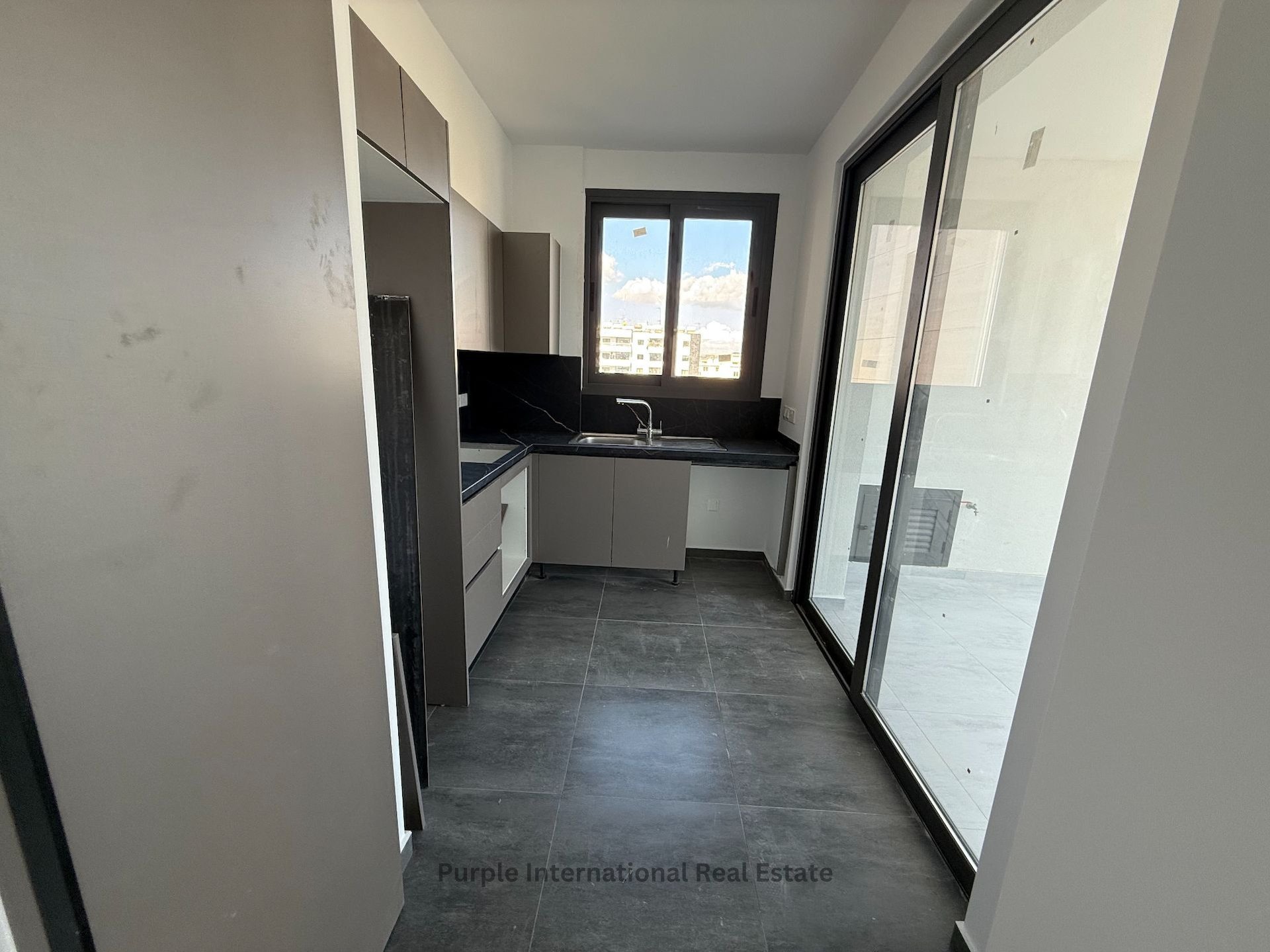 2 bedrooms Apartment in Larnaca, Larnaka, Cyprus No. 35145