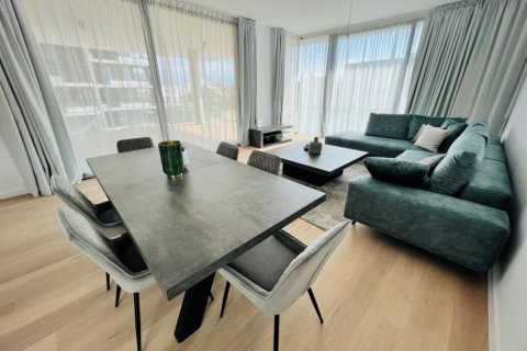 3 bedrooms Apartment in Limassol,  No. 38923 2