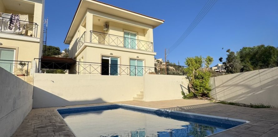 3 bedrooms Townhouse in Anafotia, Larnaka,  No. 39798