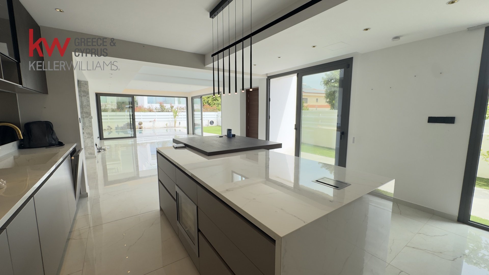 5 bedrooms Villa in Livadia, Nicosia, Cyprus No. 51706
